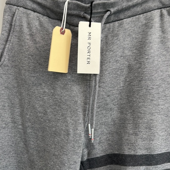 THOM BROWNE MEDIUM GREY COTTON LOOPBACK TONAL 4-BAR SWEAT SHORTS - Picture 8 of 16